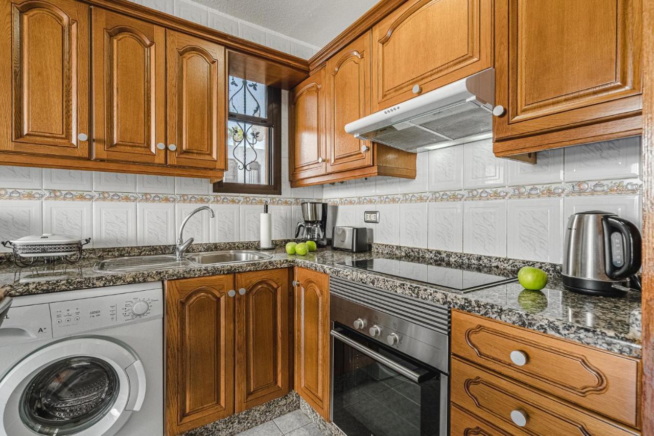 Bungalow -2 Minute From The Beach. Playa de las Americas  Luaran gambar